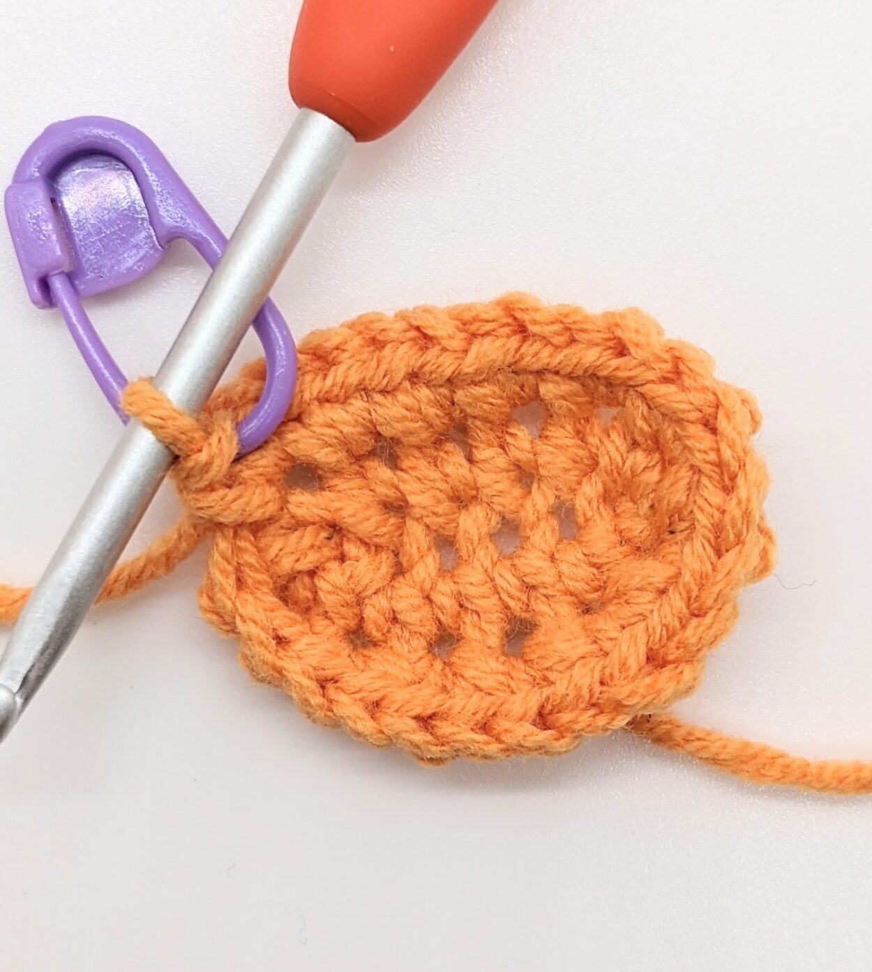 How to Crochet an Oval around a Foundation Chain (amigurumi) - Little World  of Whimsy
