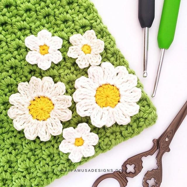 Crochet Flower Applique - Free Crochet Pattern - Truly Crochet