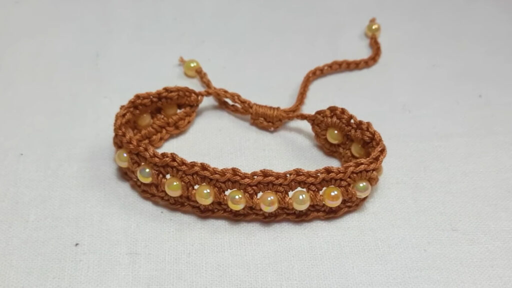Easy Beaded Crochet Necklace (Free Pattern & Video Tutorial!) | Crochet  necklace pattern, Crochet jewelry patterns, Crochet beaded necklace