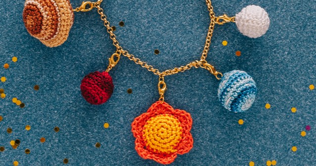 Golden Charms Crochet Necklace / Bracelet Pattern