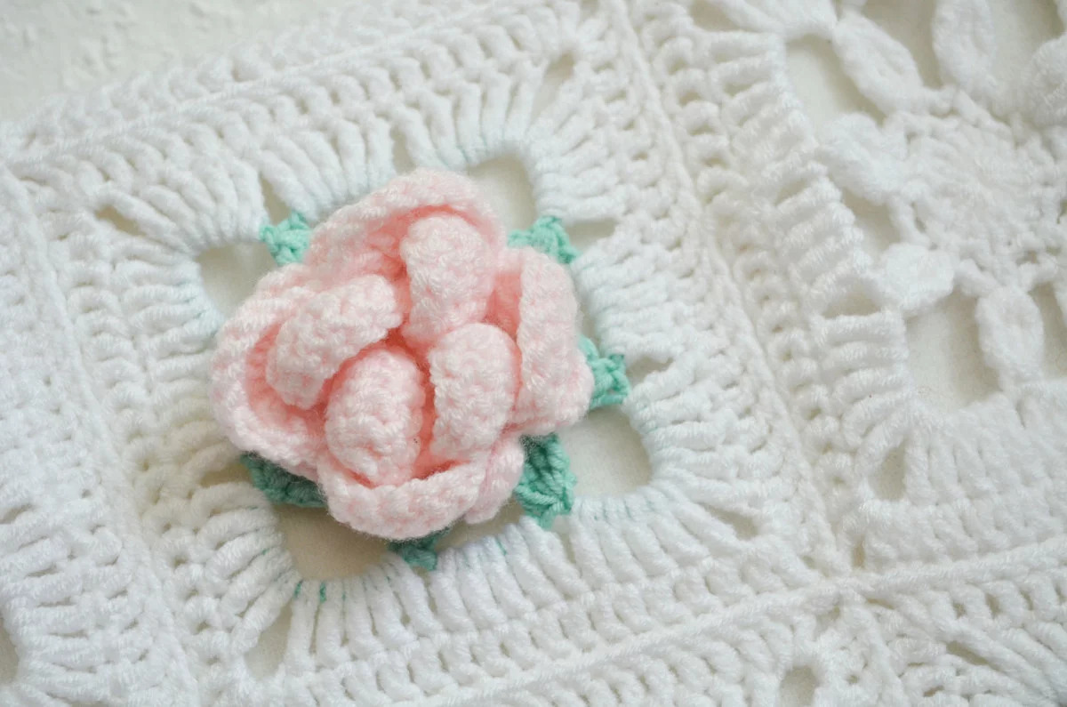 Easy Daisy Flower Coaster: Free Crochet Pattern - OkieGirlBling'n'Things