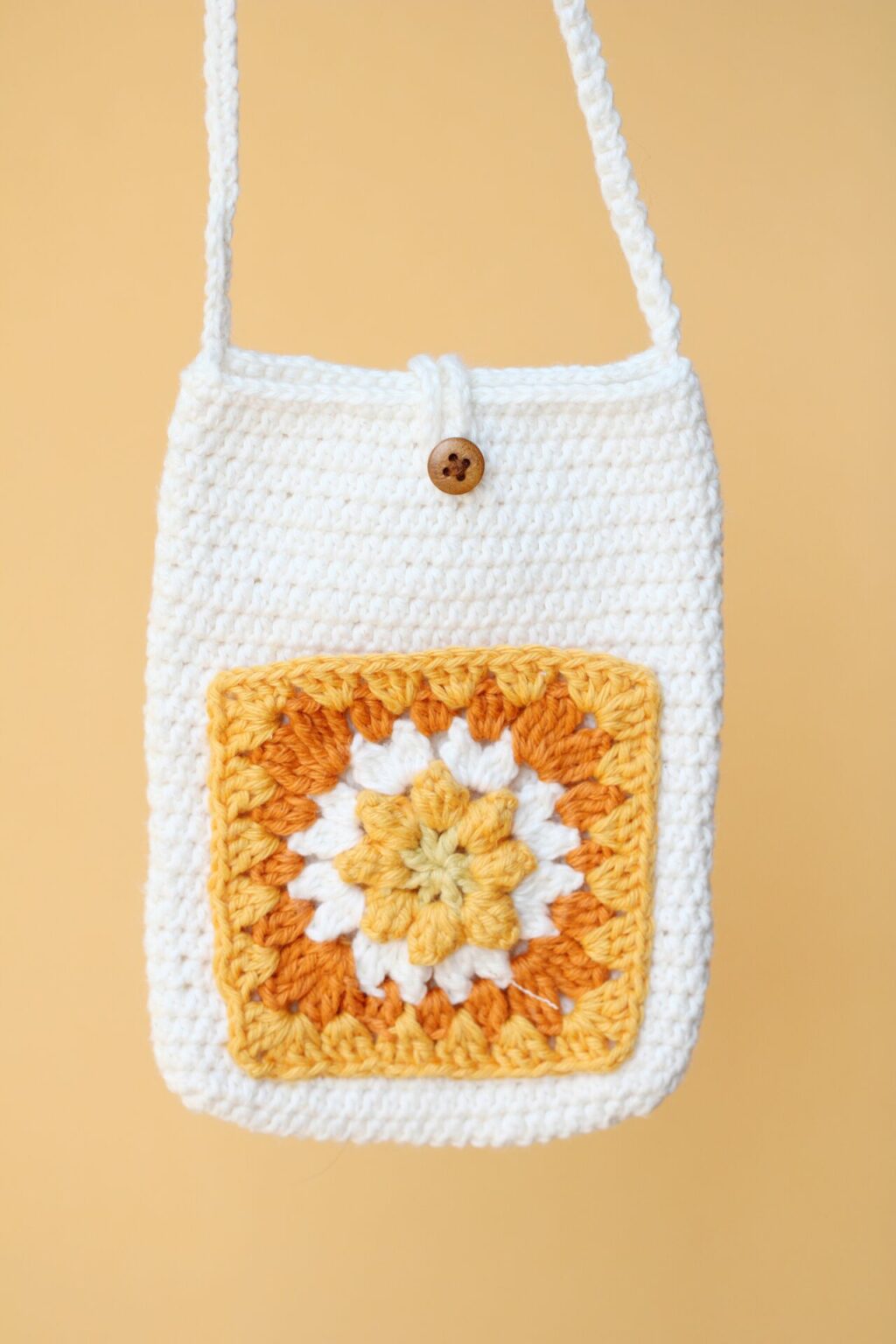 Starburst Granny Square Phone Sling Free Crochet Pattern - Little World ...