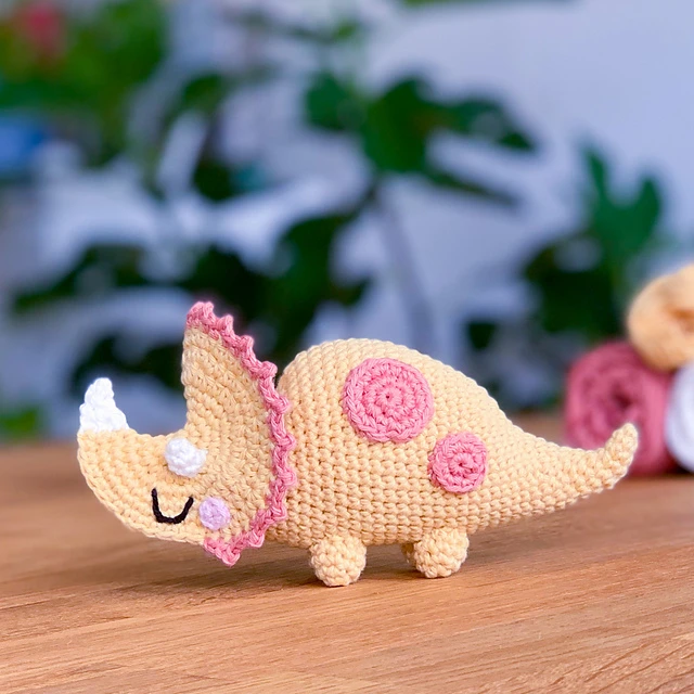 Ravelry: Axolotl chunky amigurumi crochet pattern by Lenn's Craft